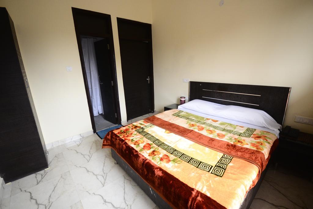 Hotel Mehra Inn Amritsar Zewnętrze zdjęcie