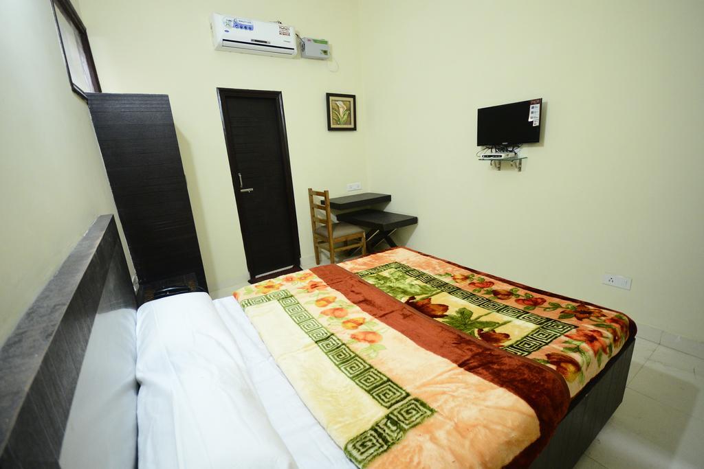 Hotel Mehra Inn Amritsar Zewnętrze zdjęcie