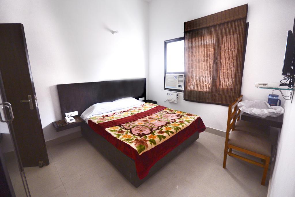 Hotel Mehra Inn Amritsar Zewnętrze zdjęcie