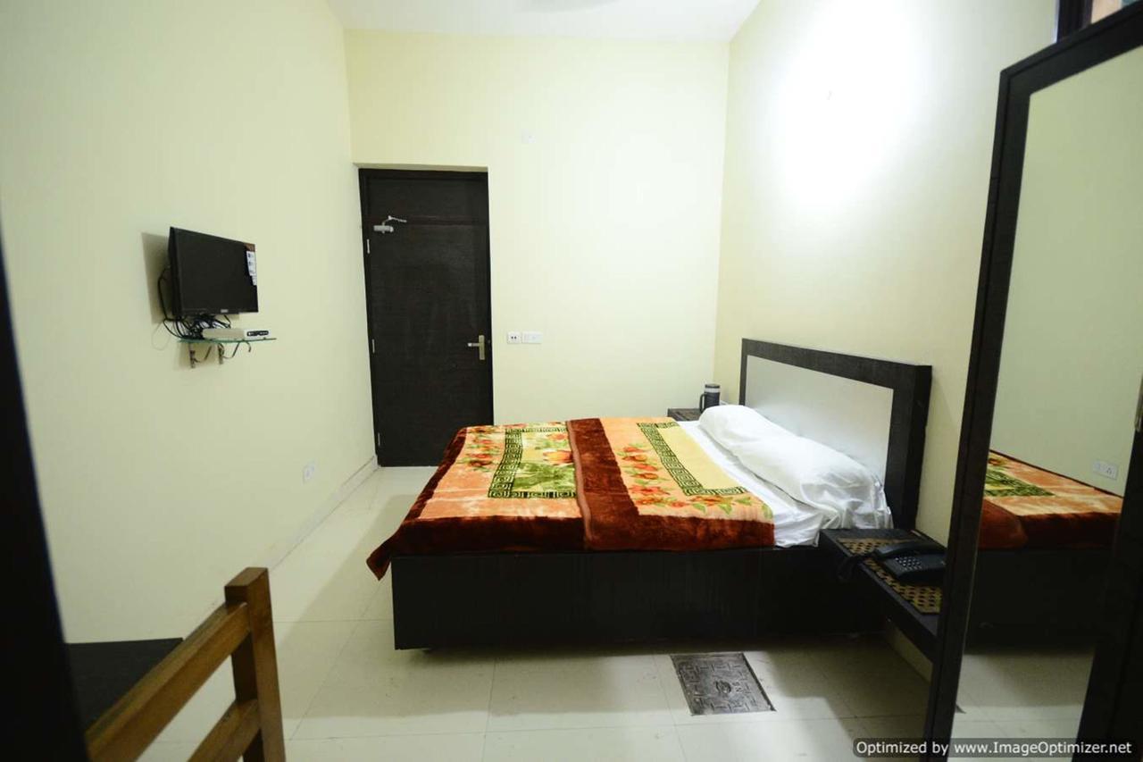 Hotel Mehra Inn Amritsar Zewnętrze zdjęcie