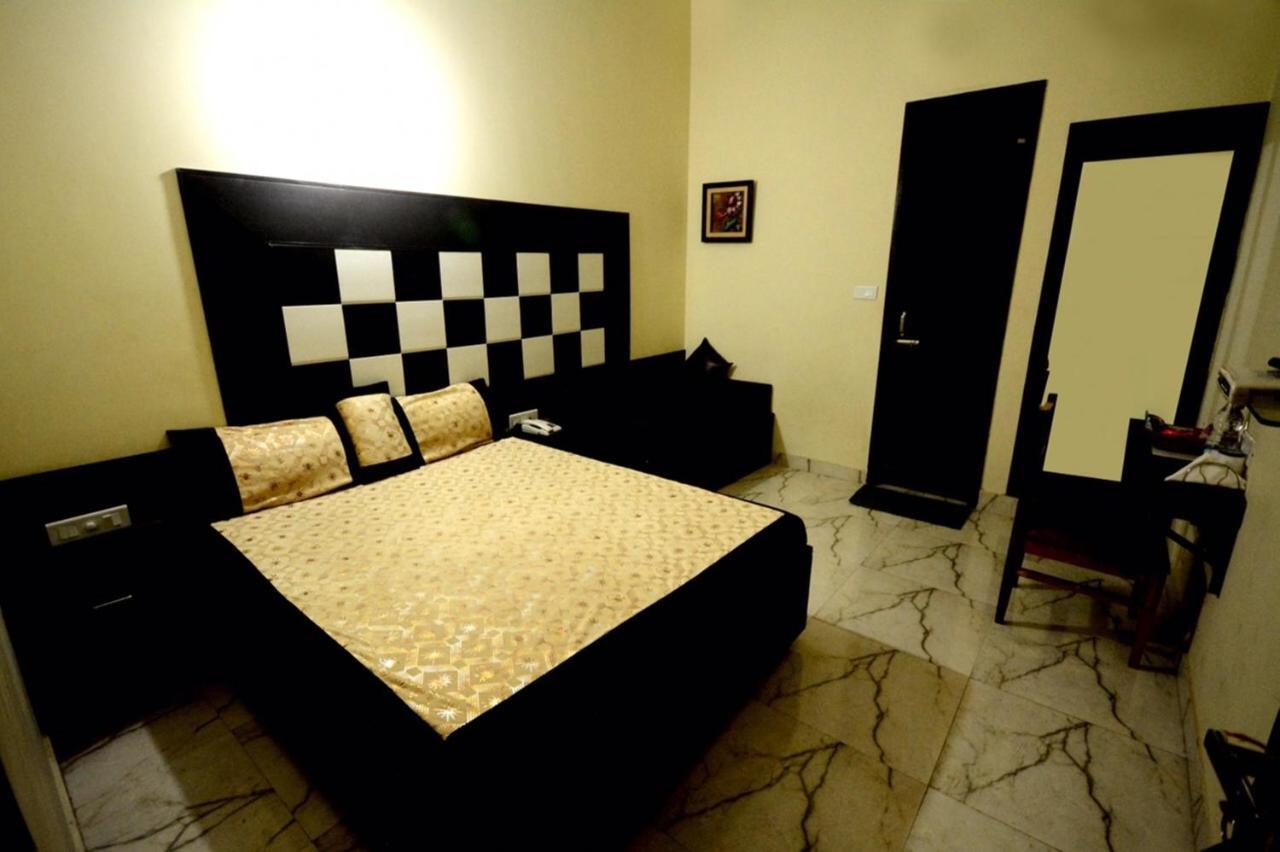 Hotel Mehra Inn Amritsar Zewnętrze zdjęcie