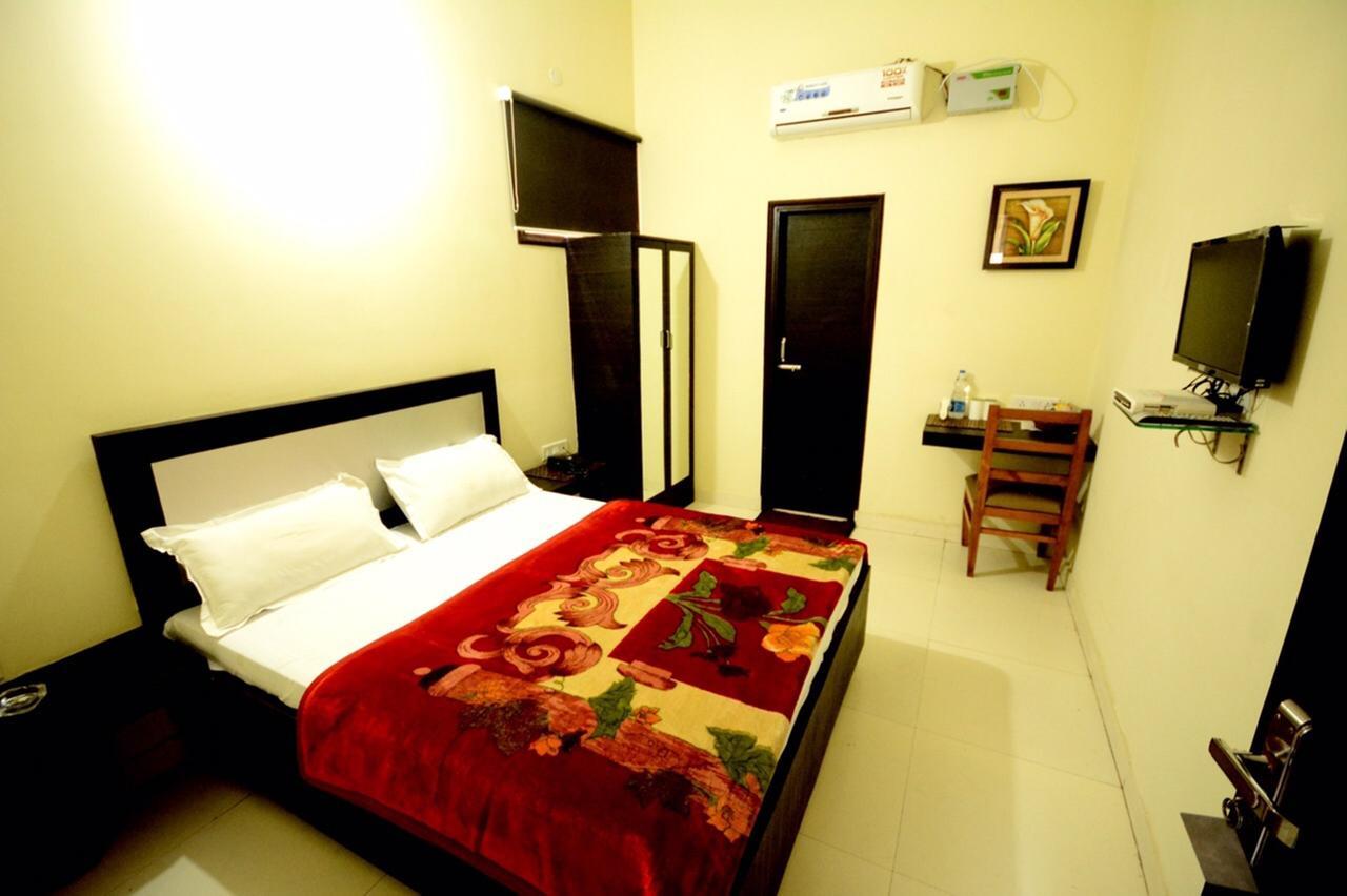 Hotel Mehra Inn Amritsar Zewnętrze zdjęcie